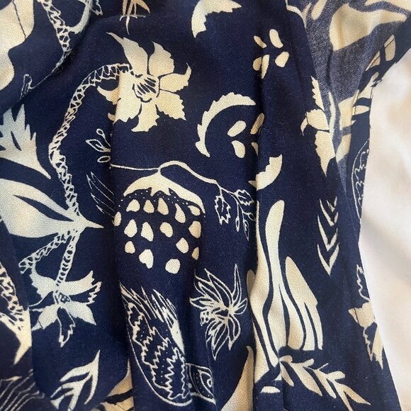 Cleobella Navy and White Hawaiian Print Top (S) - Picture 3 of 4